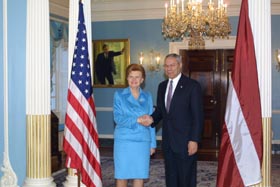 USAPAUELS.JPG (23614 bytes)