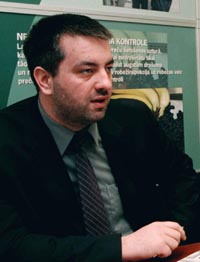 SANIT1.JPG (18171 bytes)