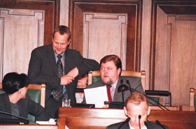 S3.JPG (23133 bytes)