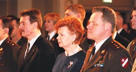 A08.JPG (20399 bytes)