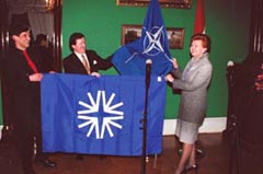 R12.JPG (17794 bytes)