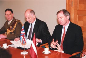 HUNS3.JPG (22573 bytes)