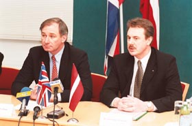 HUNS5.JPG (22258 bytes)