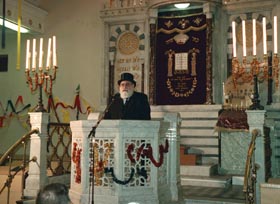 PURIMS2.JPG (26219 bytes)