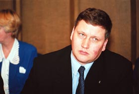 Z4.JPG (16261 bytes)