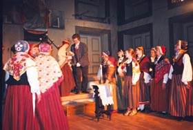 LIV3.JPG (24573 bytes)