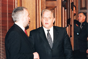 SA1.JPG (37394 bytes)