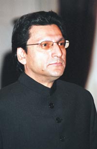 V3.JPG (15453 bytes)