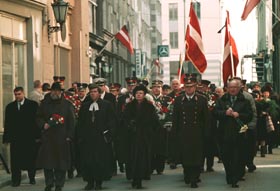 GAJIENS.JPG (23332 bytes)