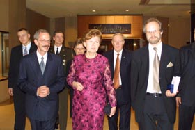 VIKE11.JPG (21474 bytes)