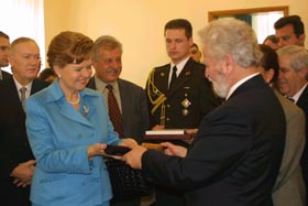 VIKE12.JPG (19691 bytes)