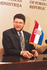 H3.JPG (21086 bytes)