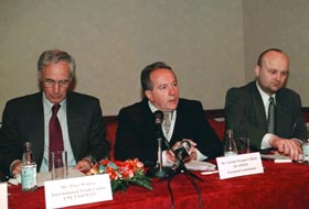 IT2.JPG (19208 bytes)