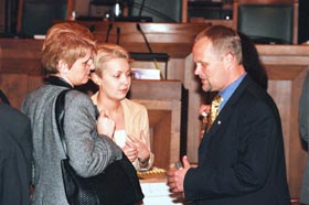 S1.JPG (21397 bytes)