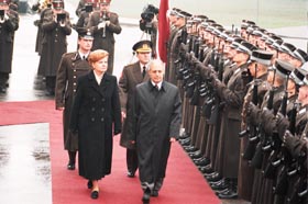 T5.JPG (25937 bytes)