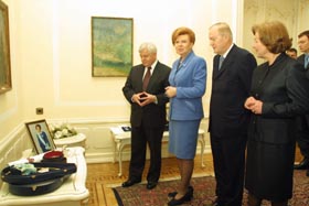 VIKE1.JPG (21411 bytes)