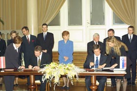 VIKE13.JPG (24996 bytes)