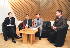 L1.JPG (25257 bytes)