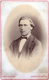 HOLCMANIS05.JPG (32557 bytes)