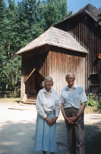 HOLCMANIS12.JPG (22985 bytes)