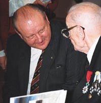 V4.JPG (18096 bytes)