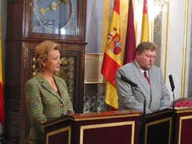 SAEIMA1.JPG (28335 bytes)