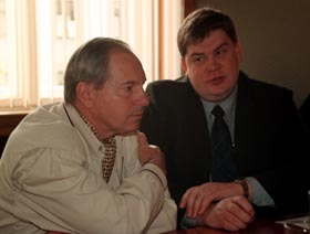 HOKEJS2.JPG (14105 bytes)