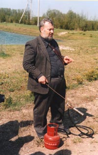 LIET3.JPG (23200 bytes)