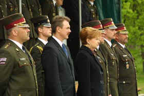 ADAZI9.JPG (37251 bytes)