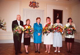 KRONV1.JPG (19329 bytes)