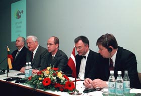 LIETUVA4.JPG (21584 bytes)