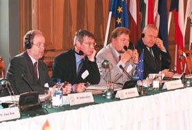 SP4.JPG (24456 bytes)