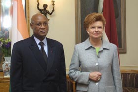 KOTDIVUARA2.JPG (18711 bytes)