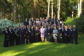 KONSULI.JPG (26966 bytes)