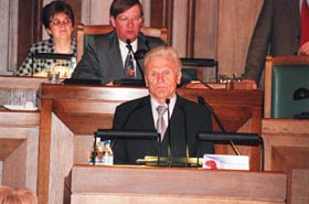 S02.JPG (22931 bytes)