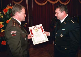 GS5.JPG (20205 bytes)