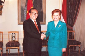 K01.JPG (21328 bytes)