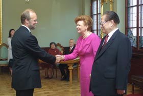 KINA5.JPG (19208 bytes)