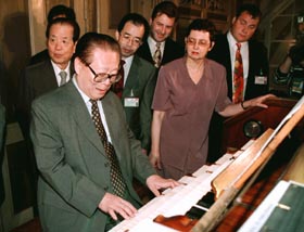 ERGELES.JPG (26079 bytes)