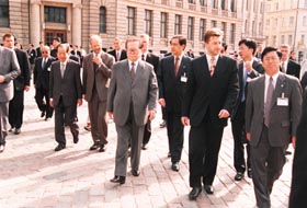 KK04.JPG (27530 bytes)