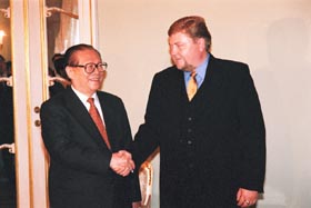 KK09.JPG (17845 bytes)