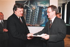 IG1.JPG (20252 bytes)