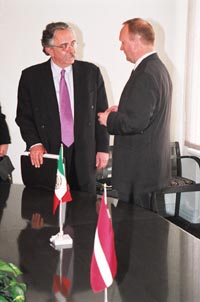 ME2.JPG (20580 bytes)