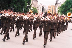 BP02.JPG (26815 bytes)