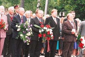 BP03.JPG (29092 bytes)