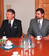 A2.JPG (17918 bytes)