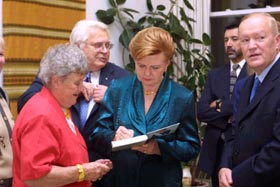 VV4.JPG (24961 bytes)