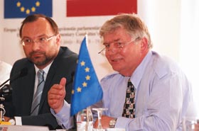 GO.JPG (20814 bytes)