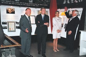 N08.JPG (23209 bytes)