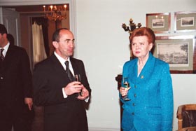 A04.JPG (19291 bytes)